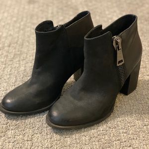 Women’s Aldo Ankle Boots...Size 11